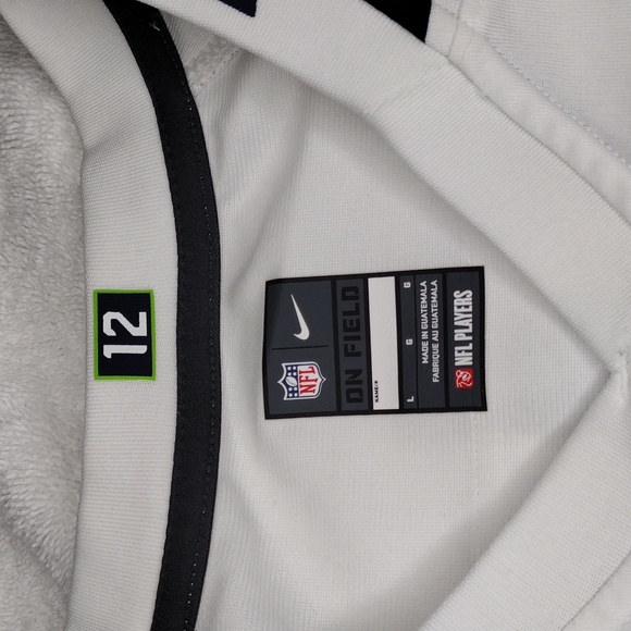 NWT - SEATTLE SEAHAWKS JERSEY:  RUSSELL WILSON #3 size L Woman's NWT - Picture 5 of 9
